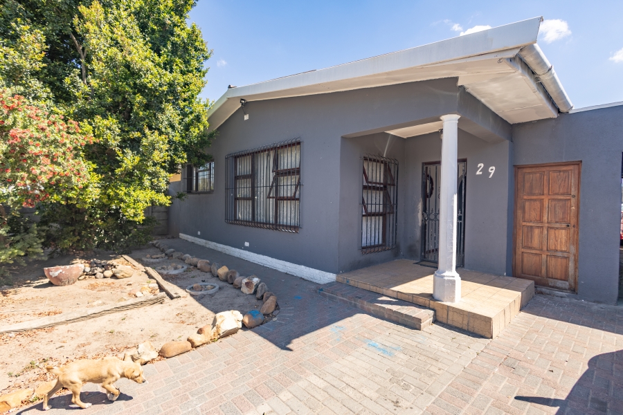 4 Bedroom Property for Sale in Ravensmead Western Cape